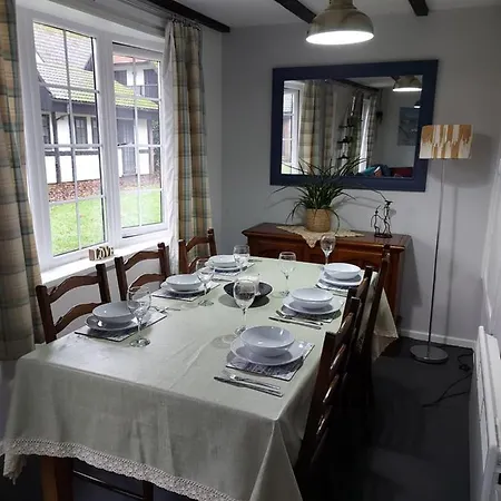 Alpesi faház 3.9. Tudor Court